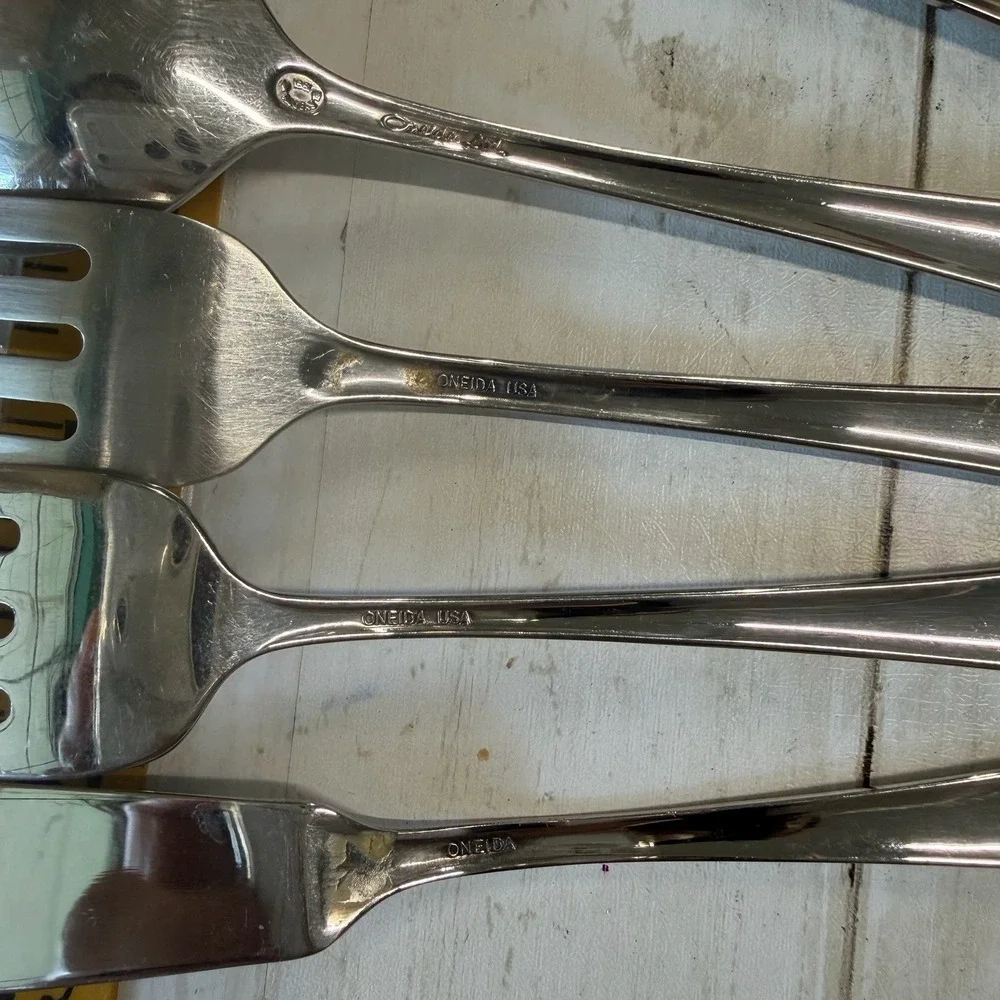 Oneida Rogers 1881 Stainless Needlepoint Beaded Artistry Flatware Set Lot of 22